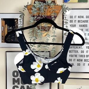 NWOT Urban Outfitters Daisy Bralette Top Size Small